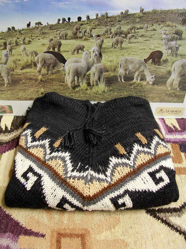 Etno Poncho - Alpaca Wool hodded Poncho - Alpaca clothing - La Mamita